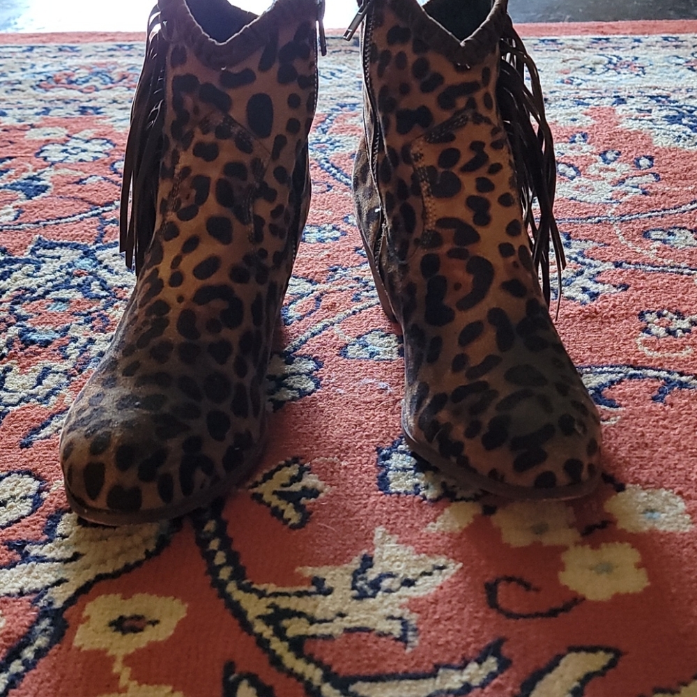 Soft, FAUX suede, fringed booties
